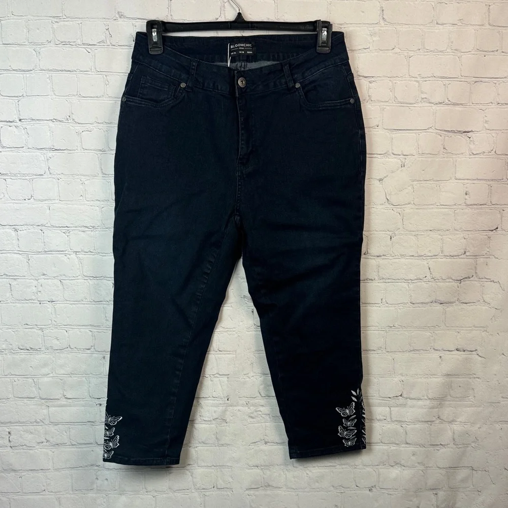 BloomChic Dark Blue Cropped Jeans with Embroidery Butterfly Detail Plus Size 14 - Picture 2 of 8